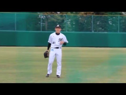 千葉ロッテマリーンズ プロ初先発ドラ3成田翔 笑顔でコーチとキャッチボール in 浦和球場