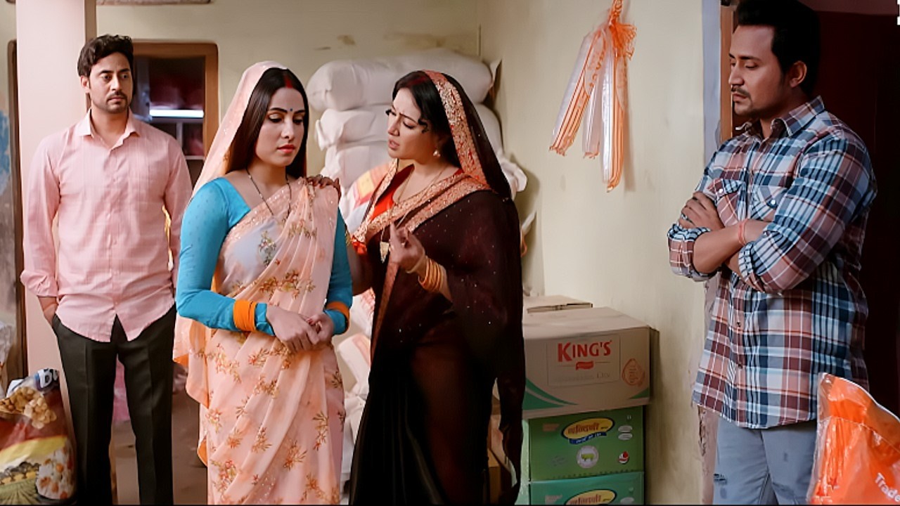 वो औरत जितना बूढी हो रही है उतना उसका दिमाग खराब होते जा रहा है उसके चक्कर में हम अपना दिन क्यों ख..