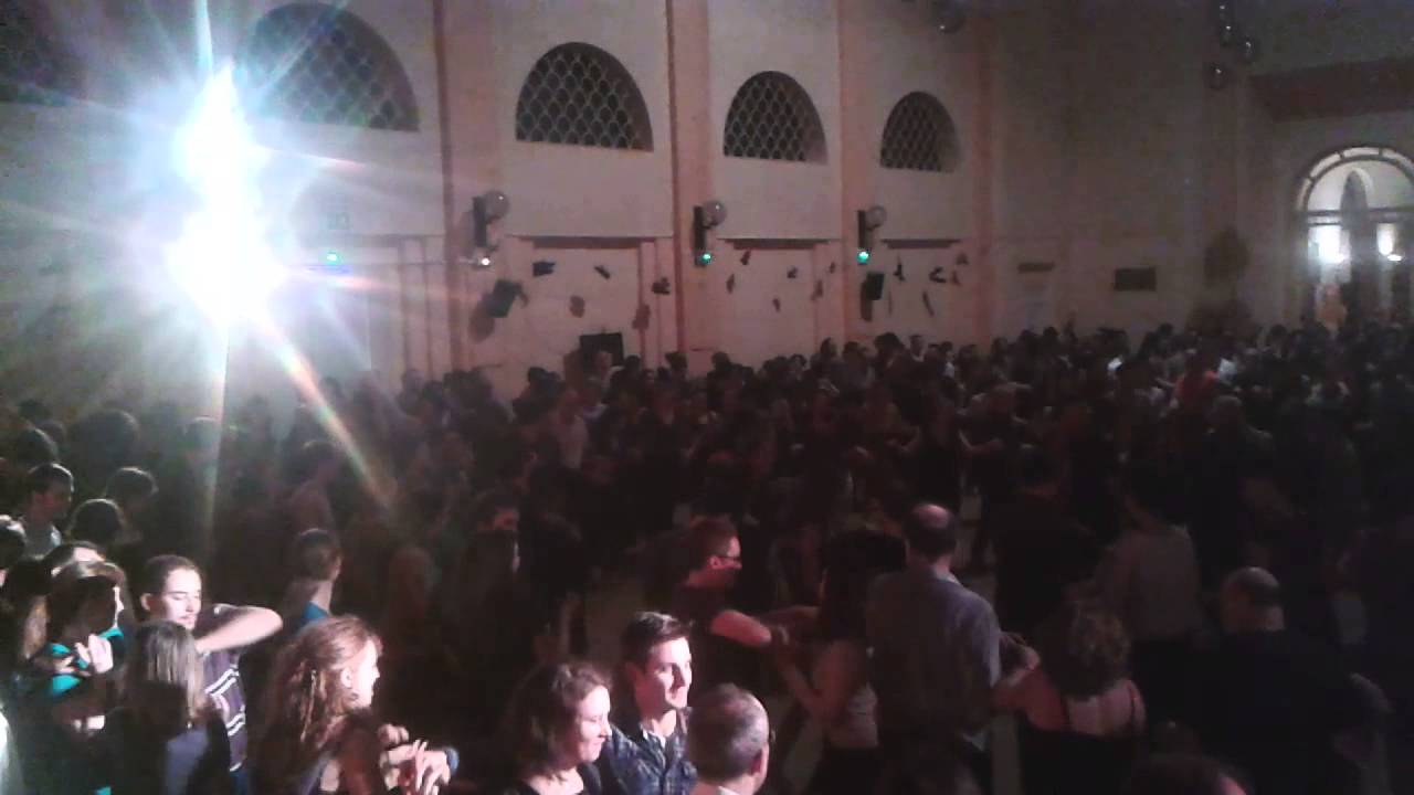 Gros bal folk sauvage de l'hiver !