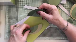 Split circles card
