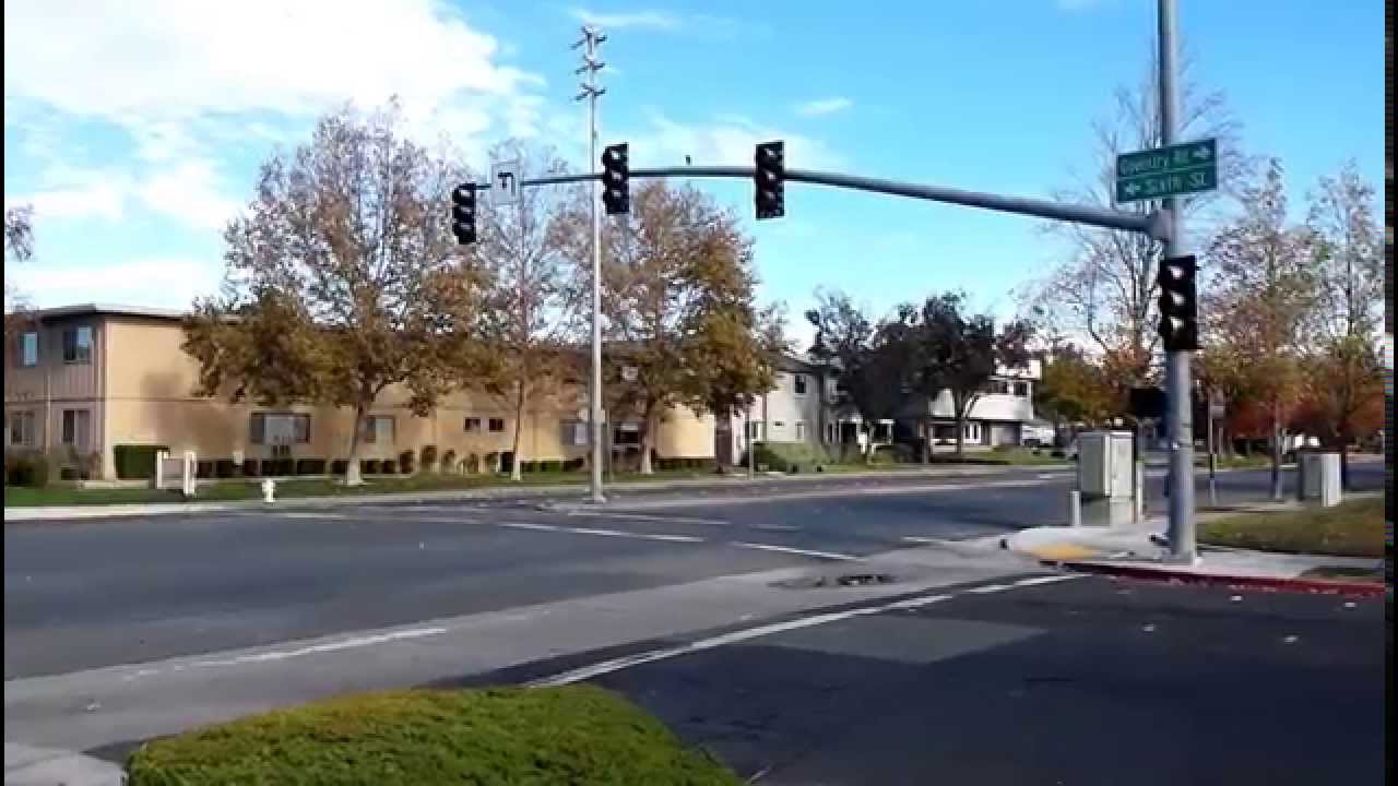 CLAYCORD.com - Lights Out at Intersection - Drivers Not Stopping - YouTube