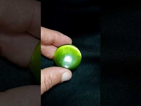 الأحجار الكريمة عين الهر الأخضر كريسوبيريل يعتبر من الأحجار الكريمة المميزة انعكاس الضوء ميزته