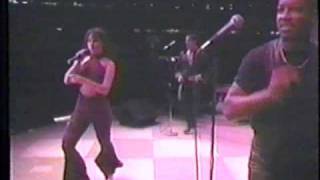 Selena - Baila Esta Cumbia (Unedited)