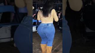 Zapatéale Guachaa...! #shorts #viral #baile #short #tierracaliente #guerrero