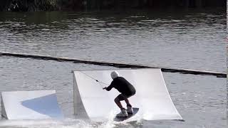 HS BS 540 Indie on Wakeboard in Cable Park