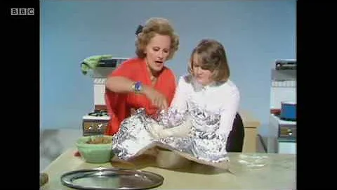 Fanny Cradock Cooks for Christmas Part 2 - Christm...