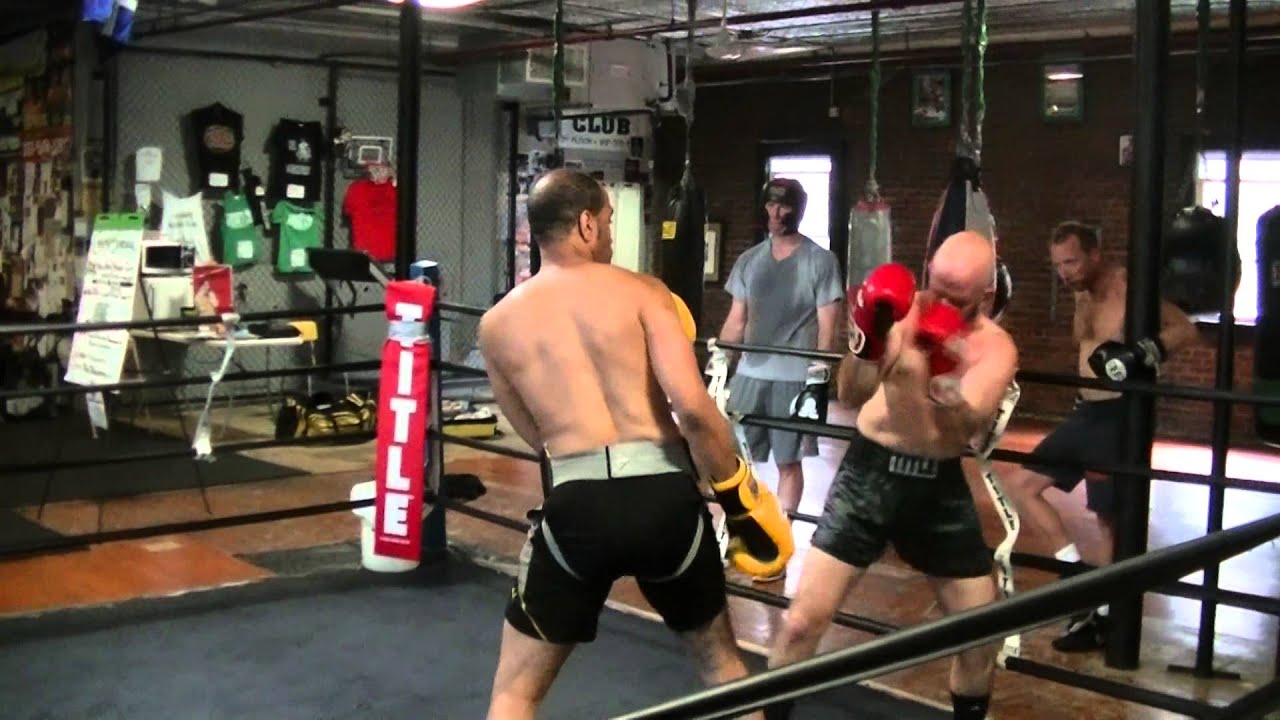AussieBoxer vs. TechBoxer - 1-ROUND SPARRING MATCH - BBBBEC