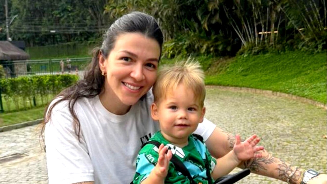 VIRGINIA COLOCOU JOSÉ LEONARDO NA ESCOLINHA