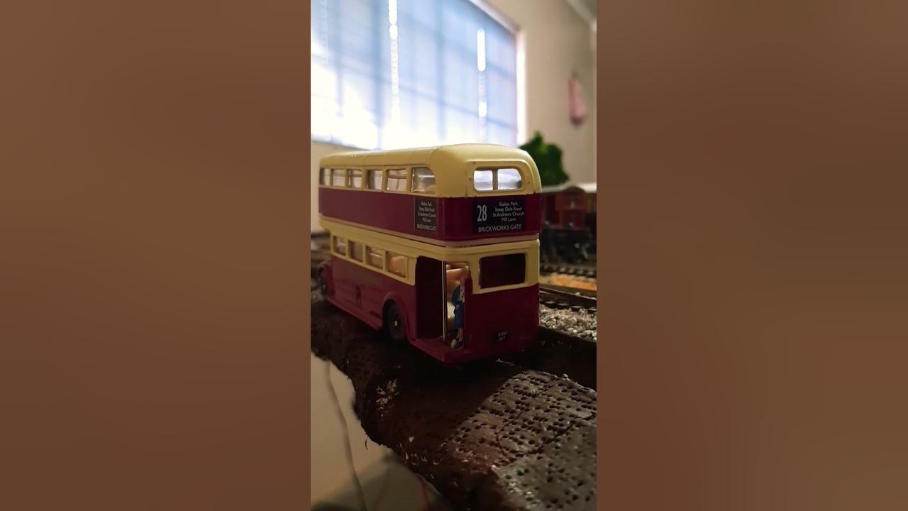 Traditional 1 76 scale layout hornby pete his bus oxford diecast
