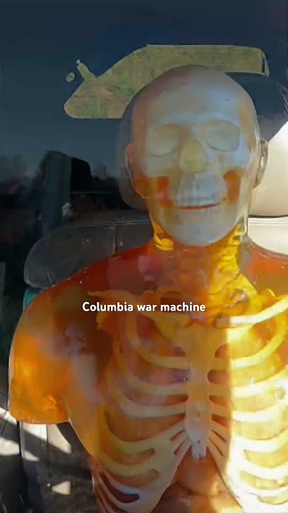 Bonnie & Clyde ballistic dummies getting shot in the car