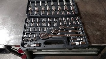 Harbor Freight Quinn 66 Pc 1/4 in., 3/8 in., 1/2 in. Drive SAE & Metric Hi-Vis Socket Set