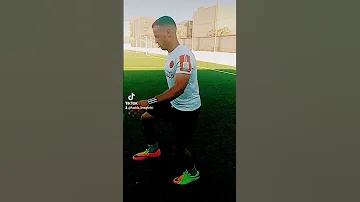 يا ليت الشباب يعود يوما فأخبره بما فعل المشيب 