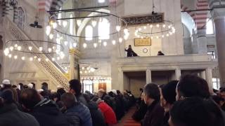 Süleymaniye Camii'nde cuma iç ezan Davut AVCI, Ahzab Sûresini okuyan Mehmet KOÇYİĞİT Hocaefendi; Resimi