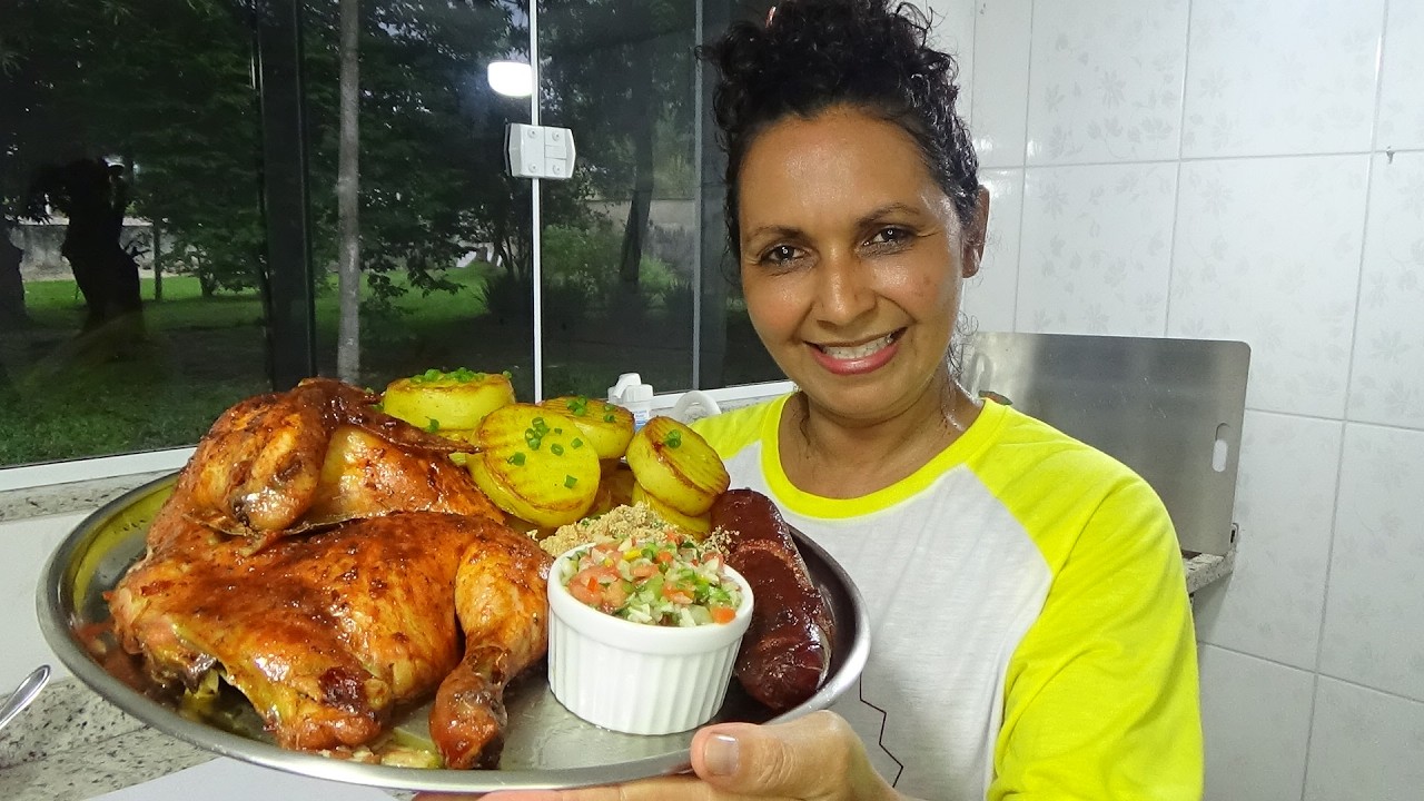 ESSA COMIDA ERA A MAIS PEDIDA NA PENSÃO🍝FRANGO ASSADO🥄BATATA AMANTEIGADA🥄FAROFA🥄LINGUIÇA🥄VINAGRETE🥄