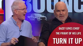 Andrew Gaze gives Jason Dunstall the fright of his life! I Turn it up I Bounce