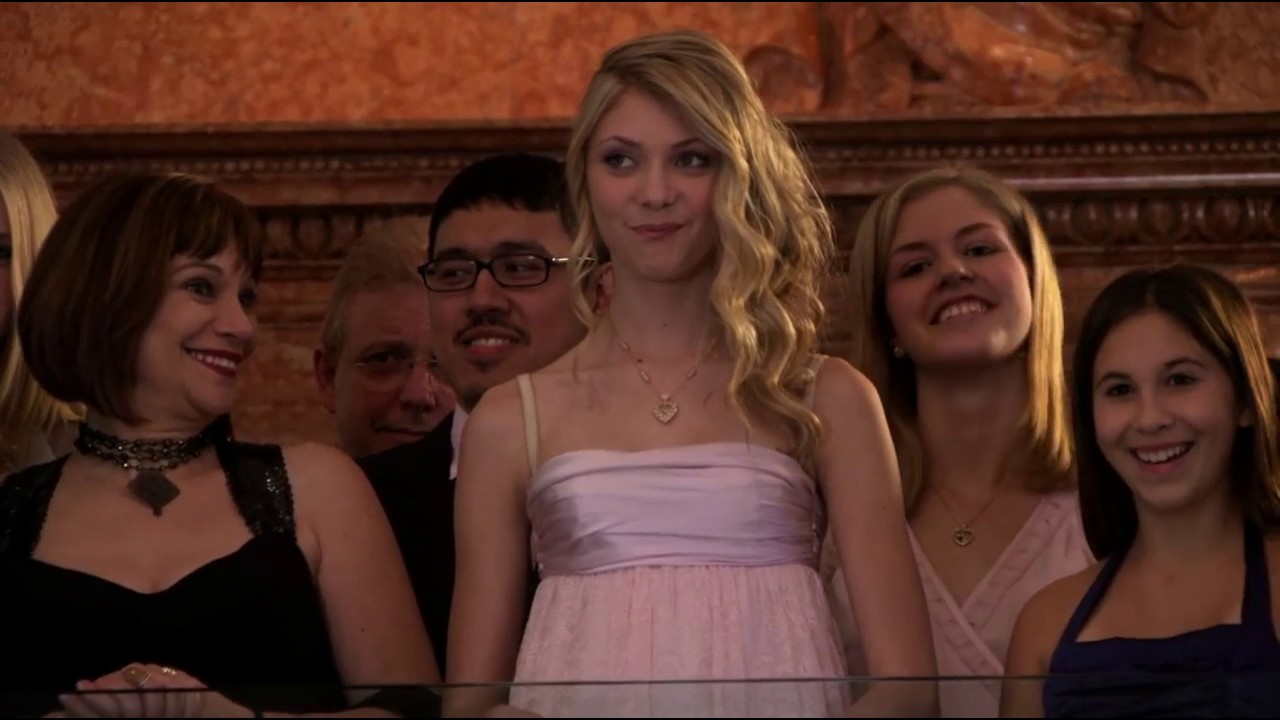 GG 1x10 Serena and Carter at the Debutante Ball