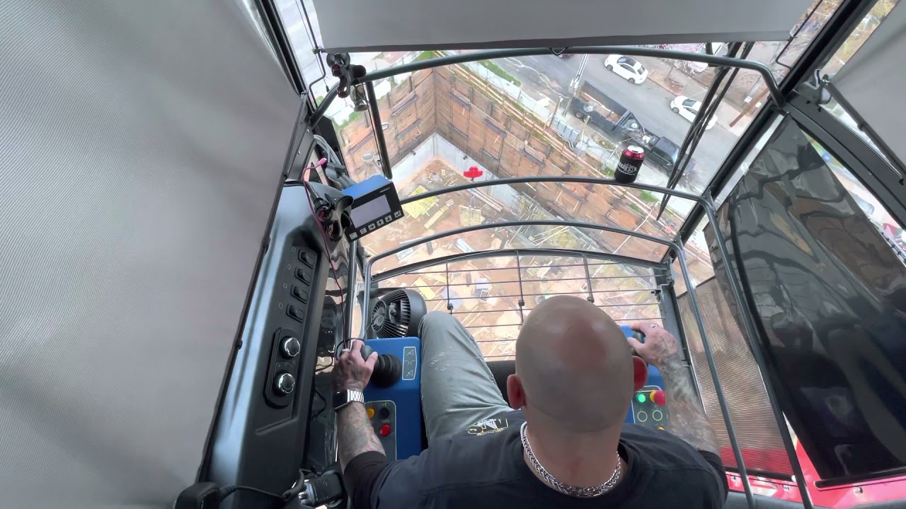 How to operate 🏗 Potain MR 160C Luffing Jib tower crane from the captains chair 🏗 subscribe