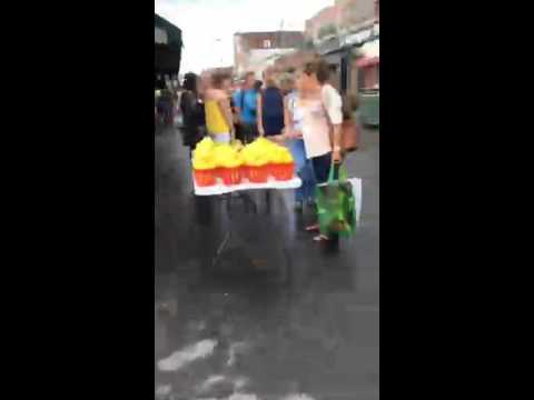 Little Italy au Marche Jean-Talon #montreal #periscope @karenmancini