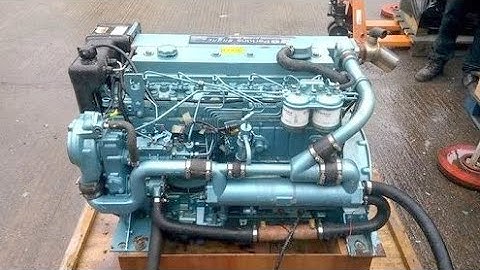 Big Old GARDNER Engines COLD STARTING UP AND COOL SOUND