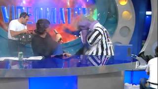El Show Del Capitán, Enrique Iglesias Vs El Oso Arturo – Videomatch 98