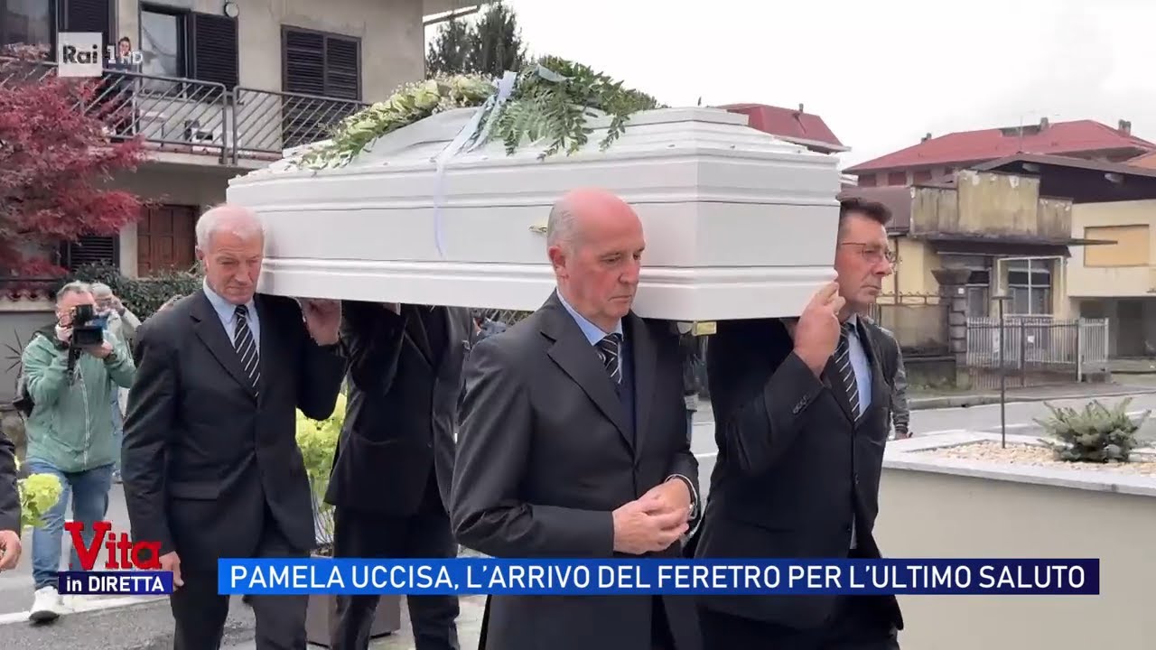 Femminicidio Pamela Genini, l'arrivo del feretro per l'ultimo saluto - Vita in Diretta 21/10/2025