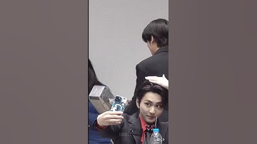 just #jakehoon being the cutest during fansigns #enhypen #biteme #comeback #jake #sunghoon