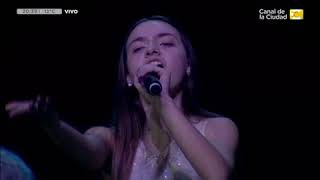 Valentina Etchebest - canta en la final mundial de tango en el Luna Park