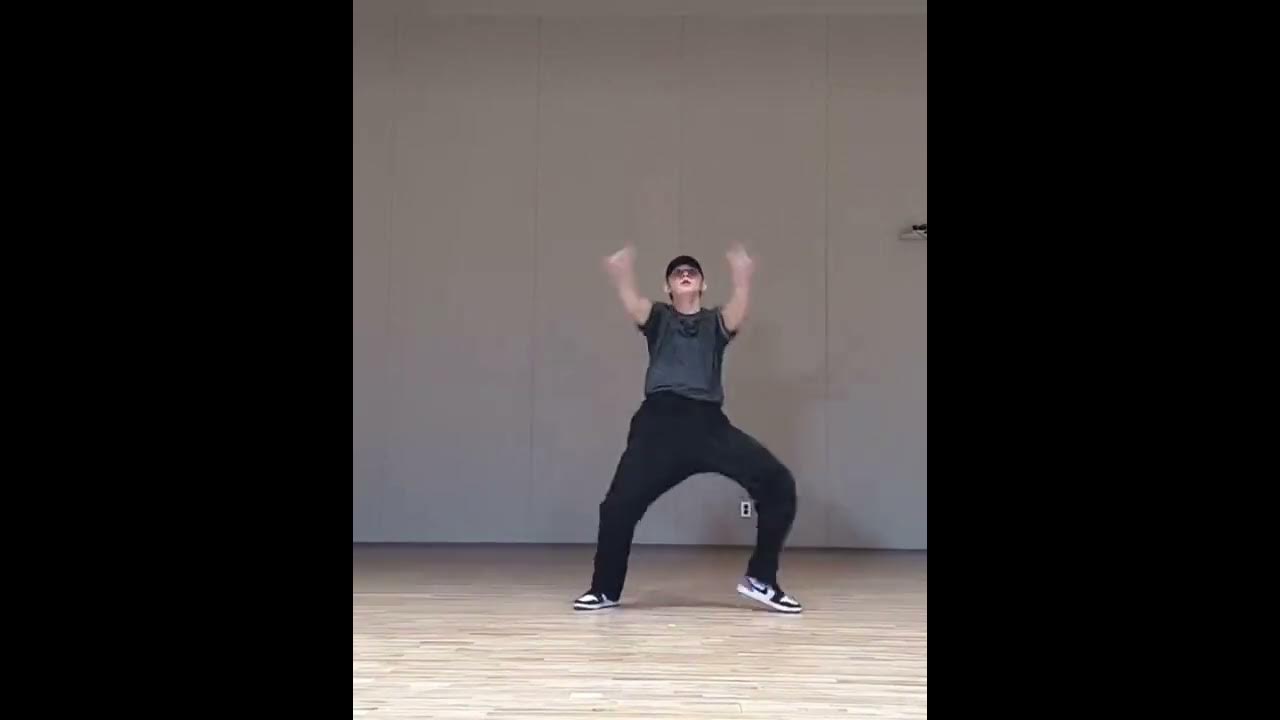 txt's yeonjun covered ateez's deja vu on vlive!! #ateez #txt