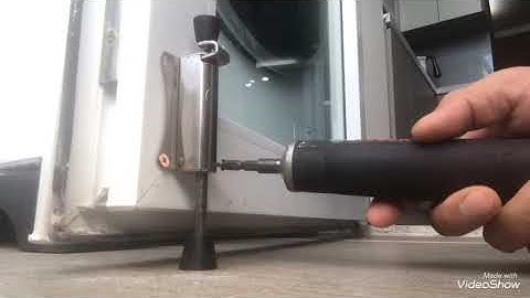 LÀM CÁCH NÀO ĐỂ GIỮ CỐ ĐỊNH CÁNH CỬA CHUNG CƯ KHI GIÓ ĐẬP MẠNH?| Hướng dẫn cách làm hiệu quả nhất!