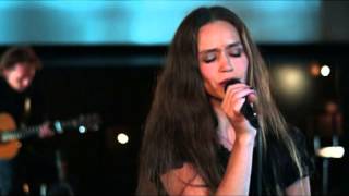 Anne Marie Almedal - Show More Love (Live at Aladdin)