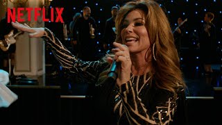 Shania Twain Sings Man! I Feel Like a Woman! & You're Still the One | A Man in Full | Netflix Resimi