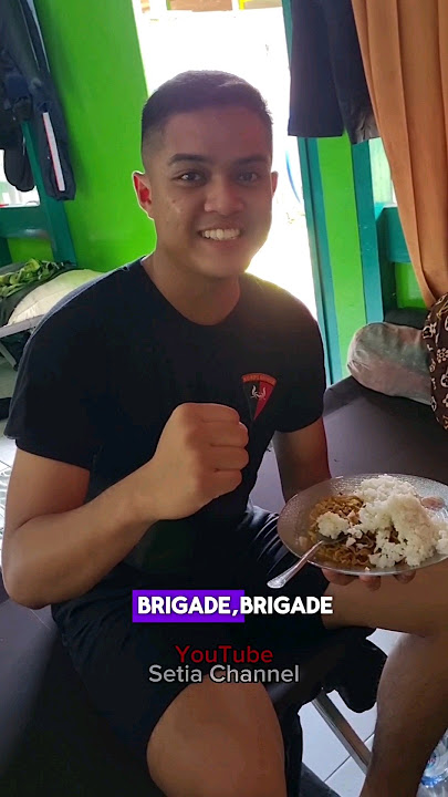 BRIMOB SEDERHANA MAKAN MIE SAMA NASI, YANG PENTING KENYANG DAN SEHAT#bintarabrimob#tamtamabrimob
