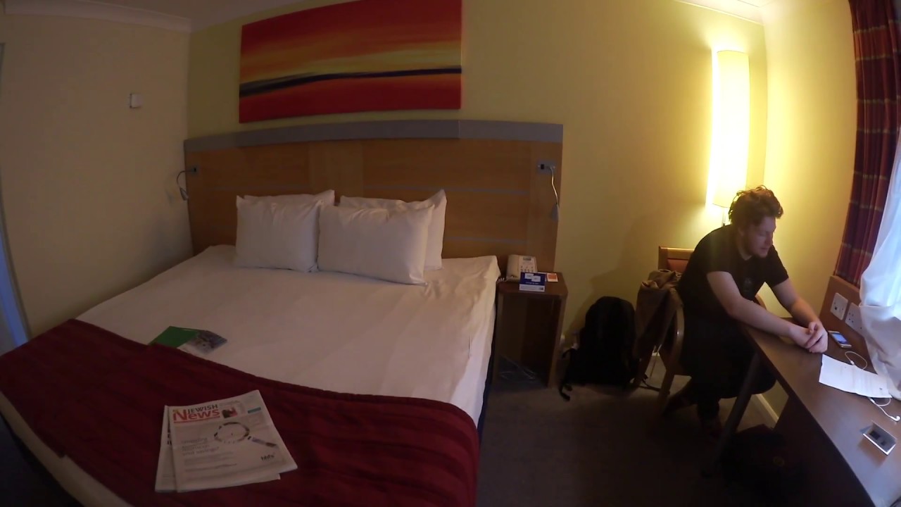 Hotel Room Reviews Holiday Inn Express Swiss Cottage Room 102
