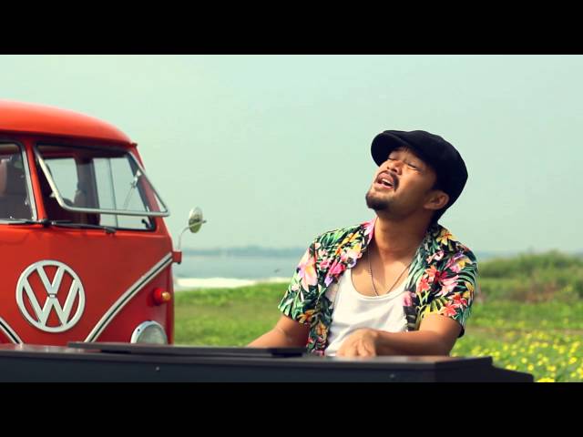 Jun Bintang feat Tika Pagraky_Satya (Official Video) class=