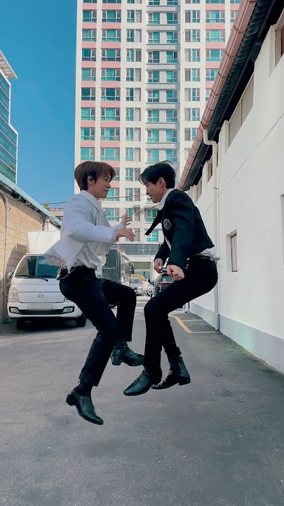 RUN for E.L.F. #슈퍼주니어 #SUPERJUNIOR #18thAnniversary #1ts8lue