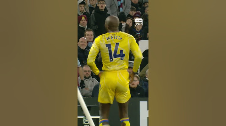 Here comes the BOOOOOM 💣 Enjoy 33 seconds of Jean-Philippe Mateta smashing corner flags 🔥