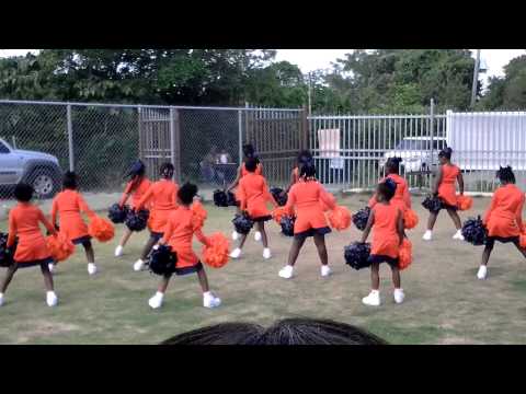 Stars performing at Enis Adams Primary School CheerleadingGrantspeGrantsion