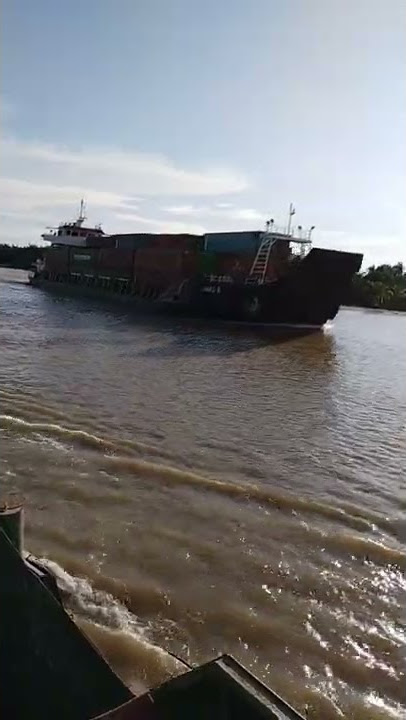 passing starboard side,linau 6.