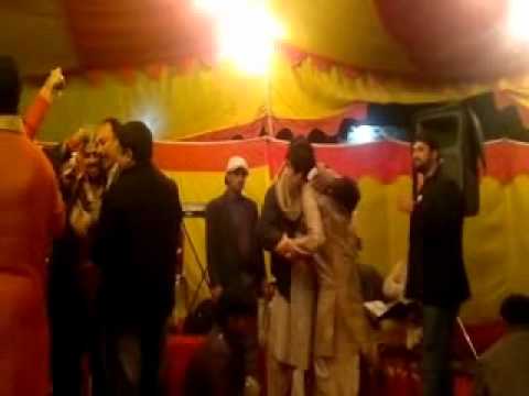 Mujra Party on Mian Sunny's Mehndi.wmv