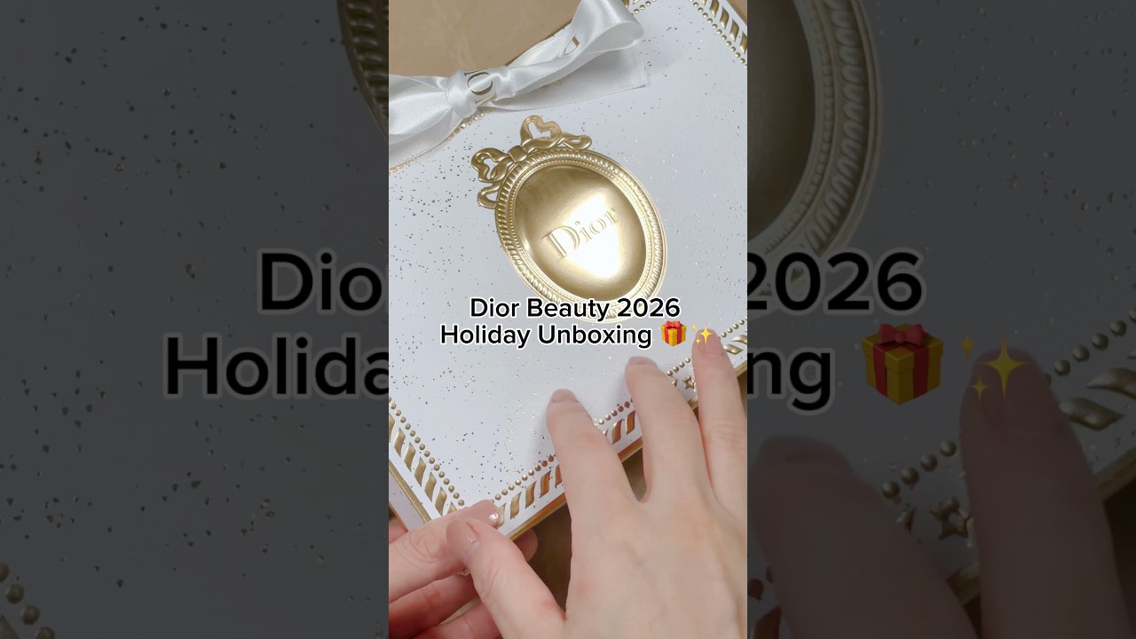 디올 2026 홀리데이 얼마나 예쁜지 같이 까볼 사람? 😘