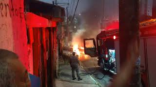 Carro Incendiado na madrugada  em São Paulo - Itaquera - XV de Novembro 04/05
