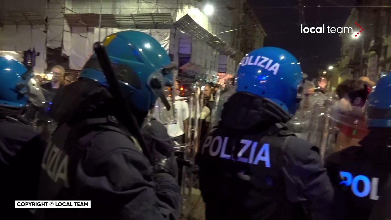 No Green Pass, scontri a Milano: le cariche della polizia