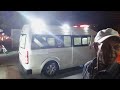 VER VIDEO: Mujer da a luz en plena calle frente al Cuartel Policíal en Barahona