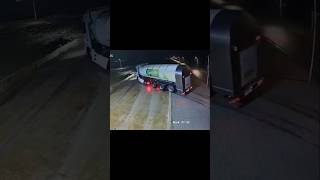 Truck Driver Didn’t See the Drop! 🚛⚠️ #truckdriver #semi #lkw #automobile  #fail ##crash #automobile