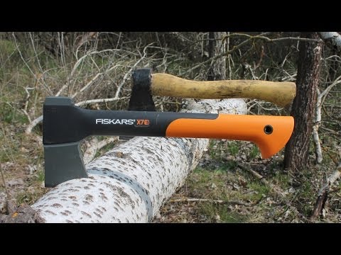 Обзор и тест топора Fiskars X7 + сравнение с обычным кованым топором