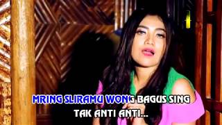 Deviana Safara - Remuk Atiku | Dangdut (Official Music Video) chords