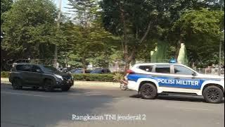 KUMPULAN AMBULANCE DAN RANGKAIAN DIKAWAL PATWAL POLISI/PM DI SEMARANG