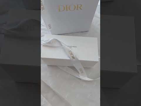   هدية ديور للعيد
