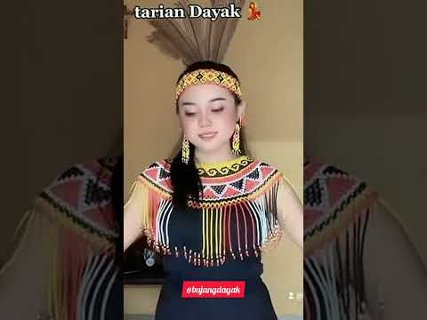 tarian gadis Dayak Kalimantan barat #dayakganteng #anakdayakkalimantan