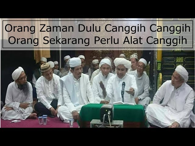 Jamaah Dakwah Duduk di Majlis Ta'lim Abah Guru Zuhdi Banjar class=